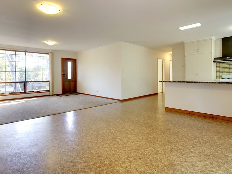 19 Sunnymeade Drive, Aberfoyle Park SA 5159