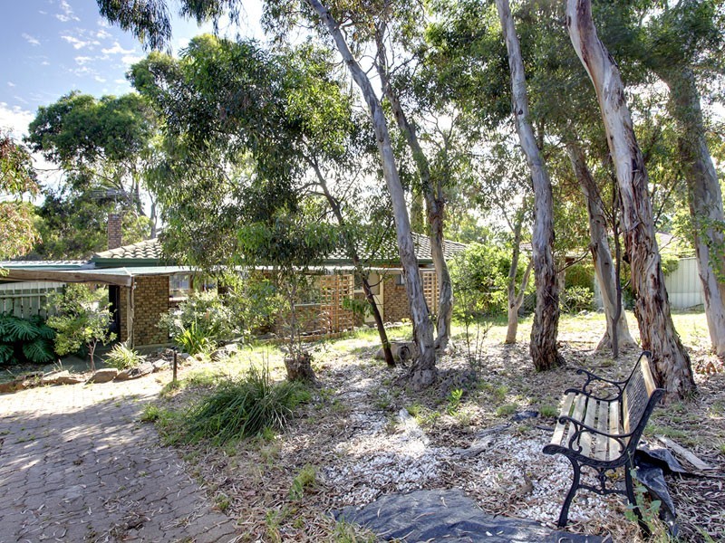 19 Sunnymeade Drive, Aberfoyle Park SA 5159