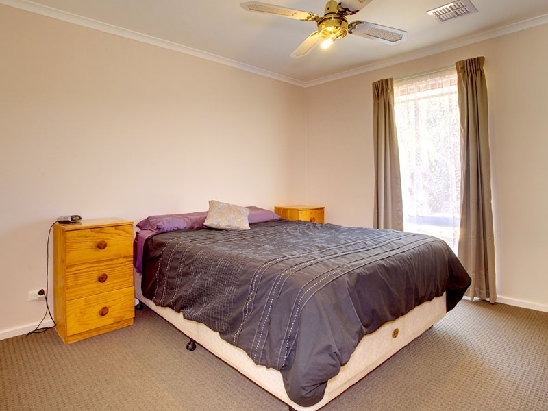 8 Scenic Way, Hackham SA 5163