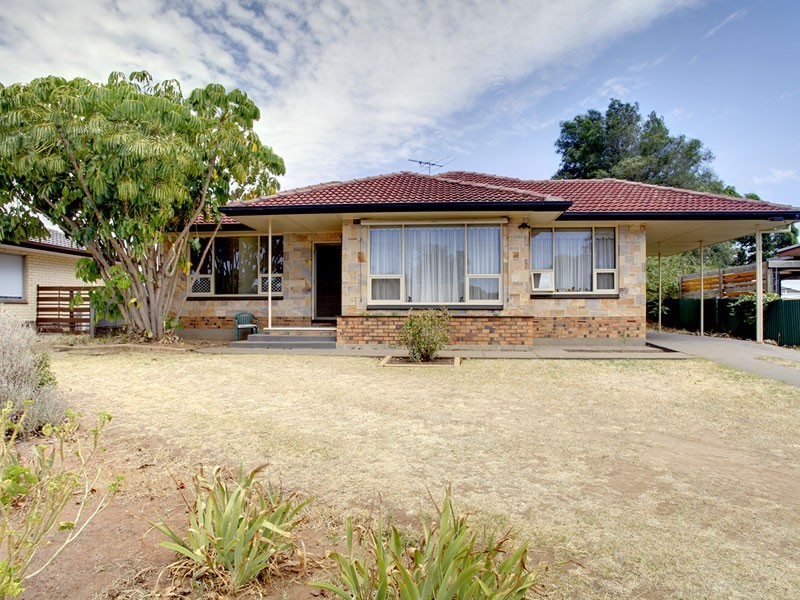 12 Powers Avenue, Morphett Vale SA 5162