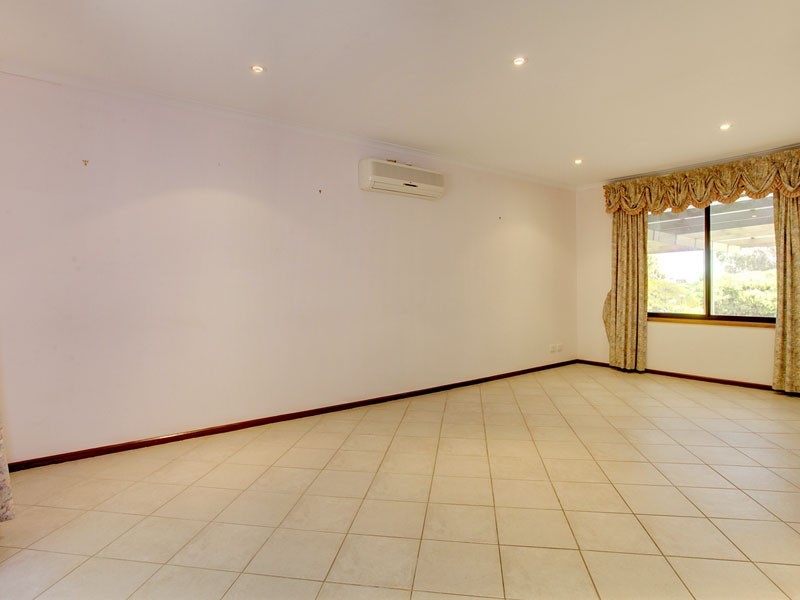 14 Potter Drive, Woodcroft SA 5162