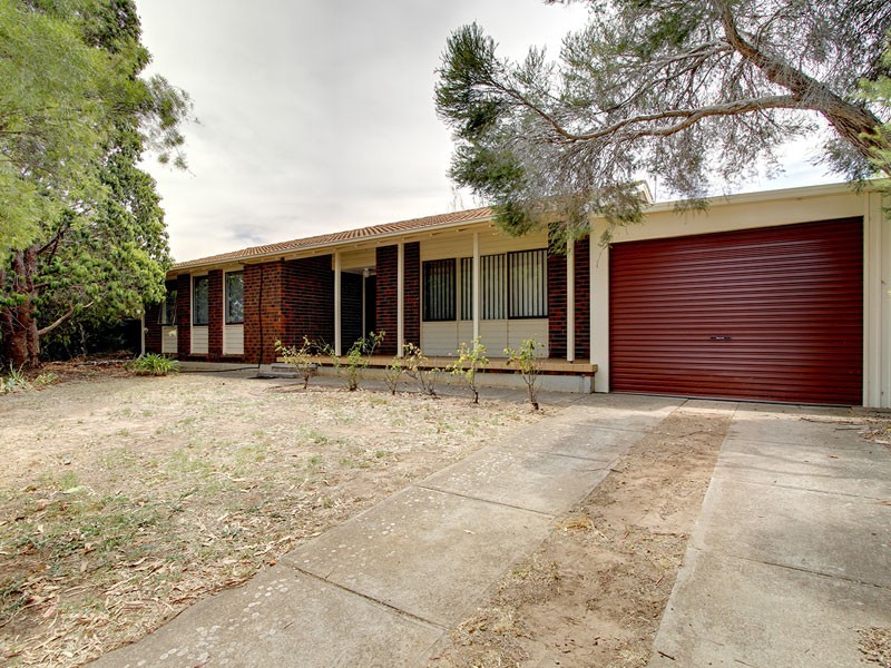 14 Lindsay Drive, Morphett Vale SA 5162