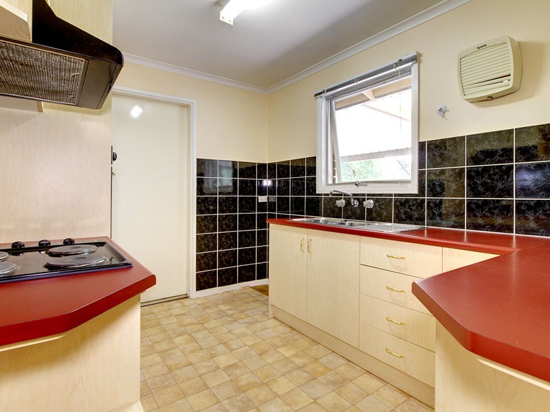 14 Lindsay Drive, Morphett Vale SA 5162