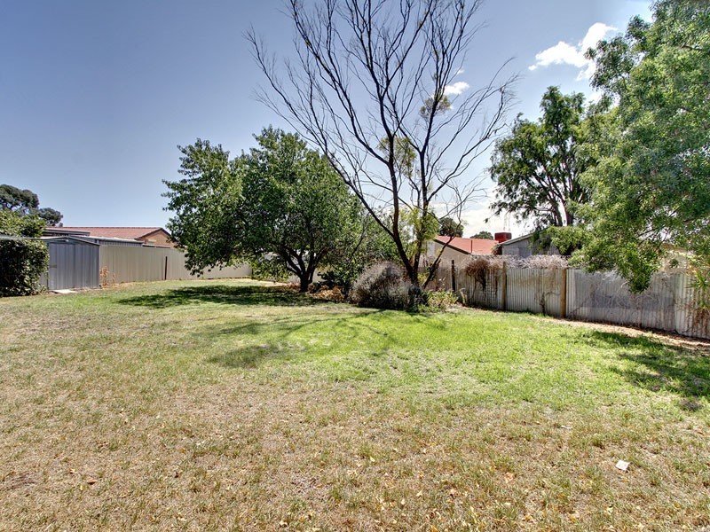 14 Lindsay Drive, Morphett Vale SA 5162