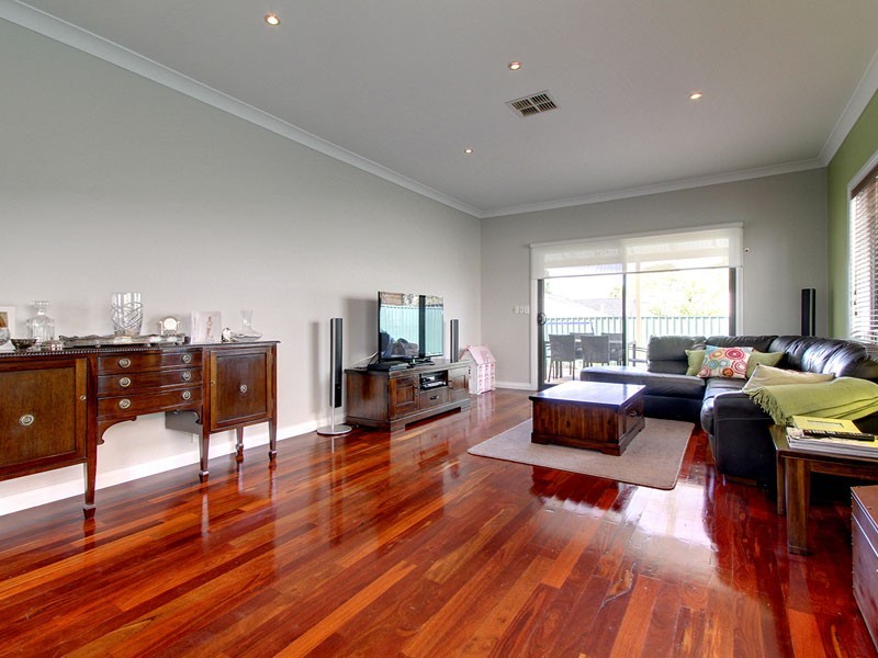 12 Dianne Street, Happy Valley SA 5159