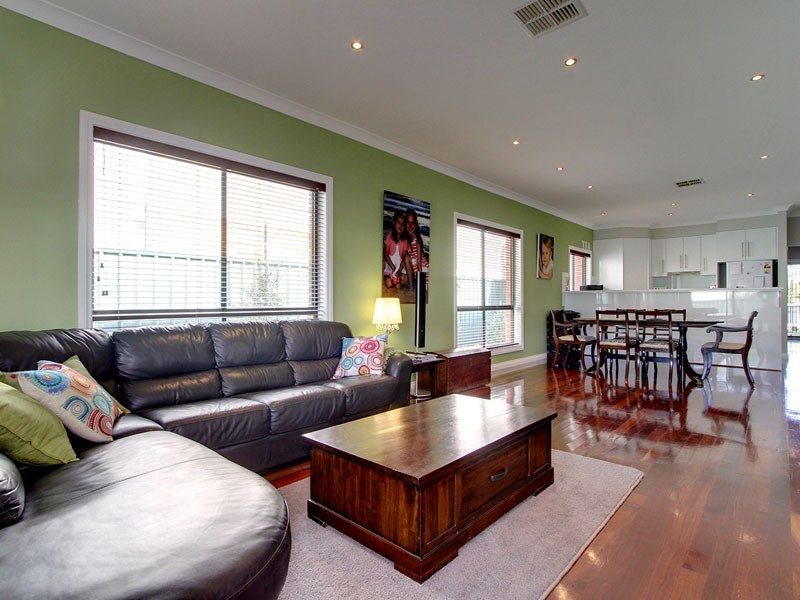 12 Dianne Street, Happy Valley SA 5159