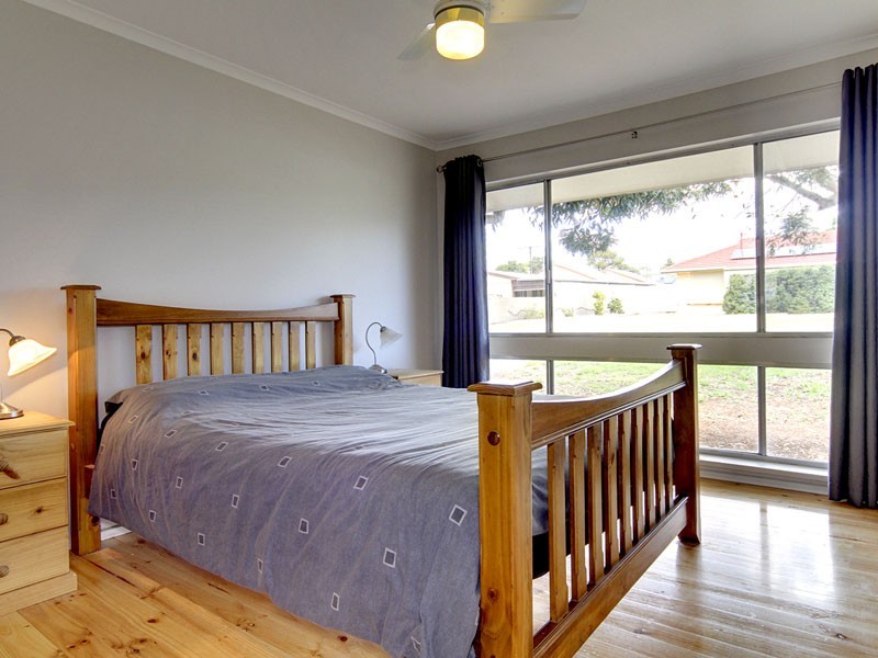 21 Inverness Avenue, Morphett Vale SA 5162