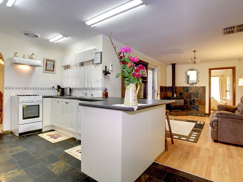 6 Queens Way, Woodcroft SA 5162