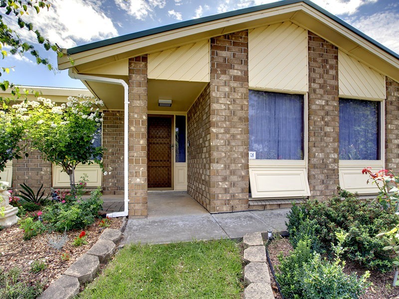 6 Queens Way, Woodcroft SA 5162