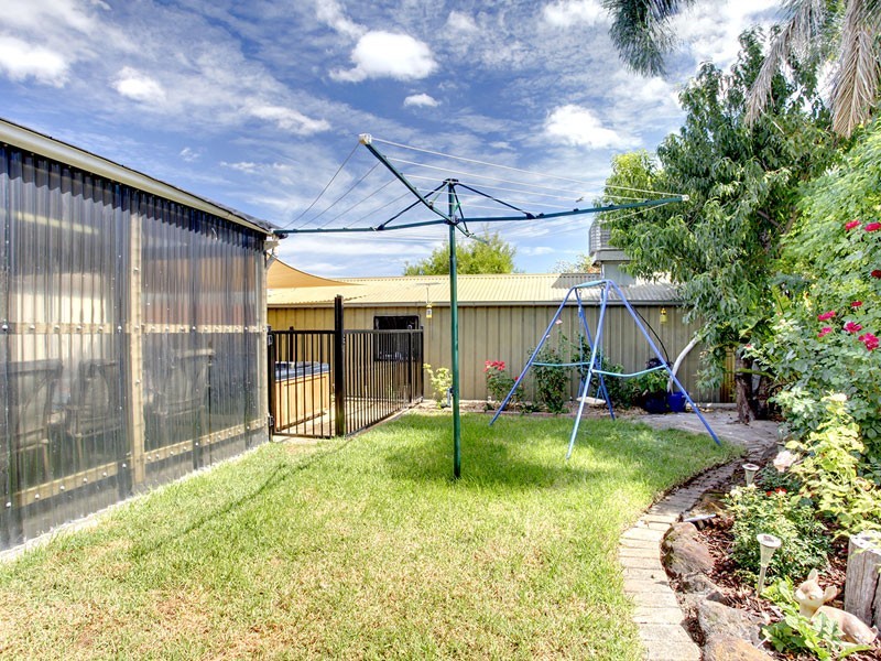 6 Queens Way, Woodcroft SA 5162