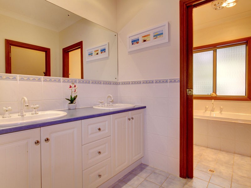 44 Coachwood Drive, Aberfoyle Park SA 5159