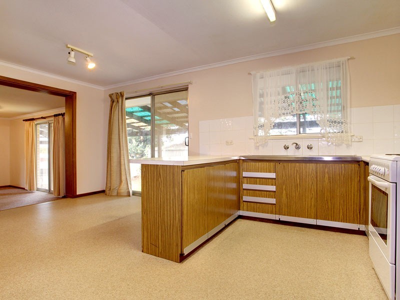 37 Suzanne Avenue, Morphett Vale SA 5162