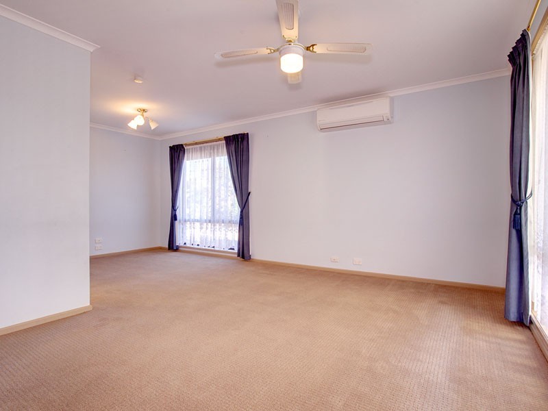 7 Oakhill Crescent, Morphett Vale SA 5162