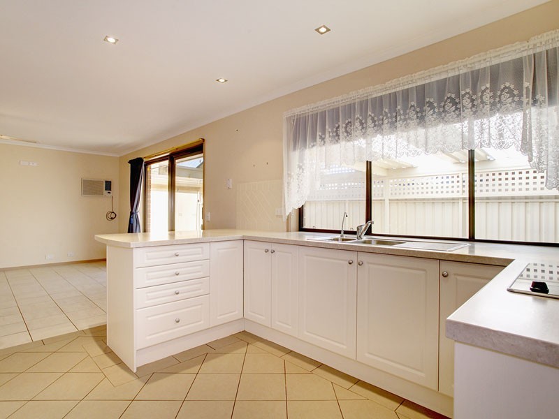 7 Oakhill Crescent, Morphett Vale SA 5162