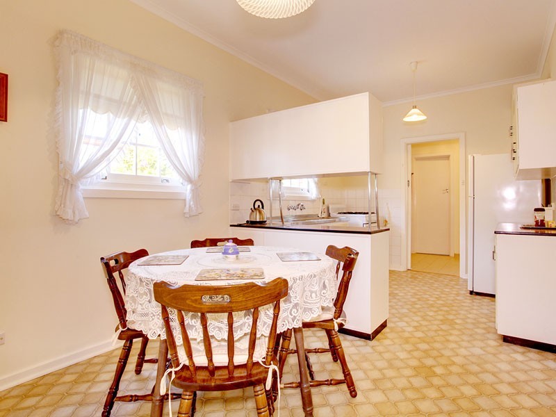 6 Elizabeth Road, Christie Downs SA 5164