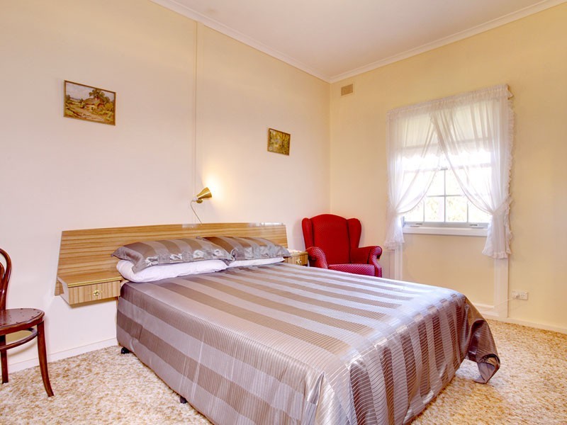 6 Elizabeth Road, Christie Downs SA 5164