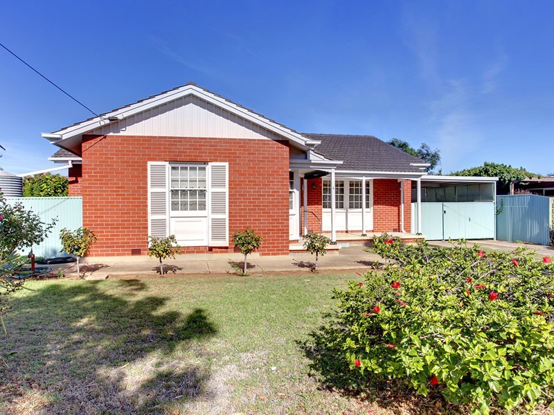 6 Elizabeth Road, Christie Downs SA 5164