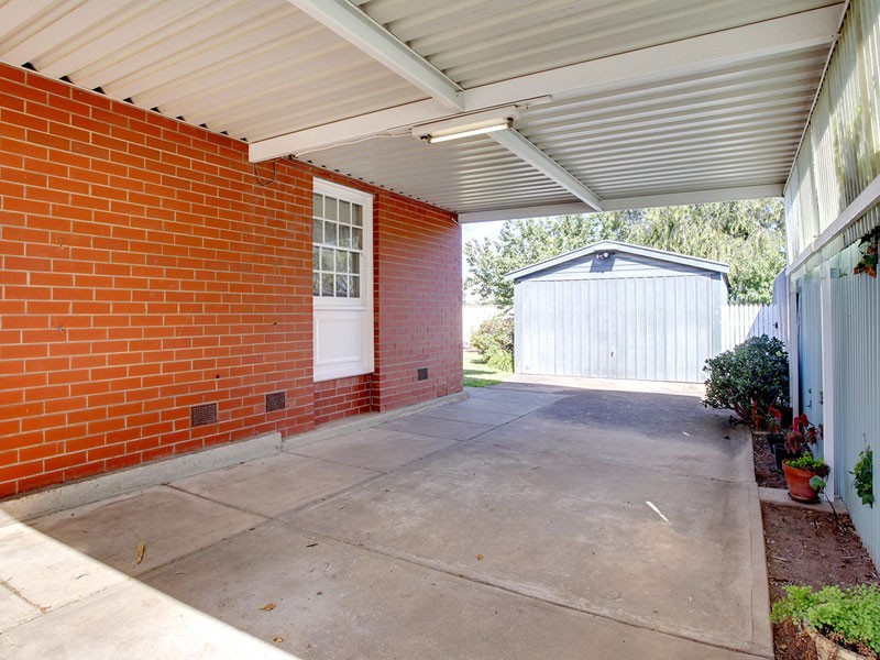 6 Elizabeth Road, Christie Downs SA 5164