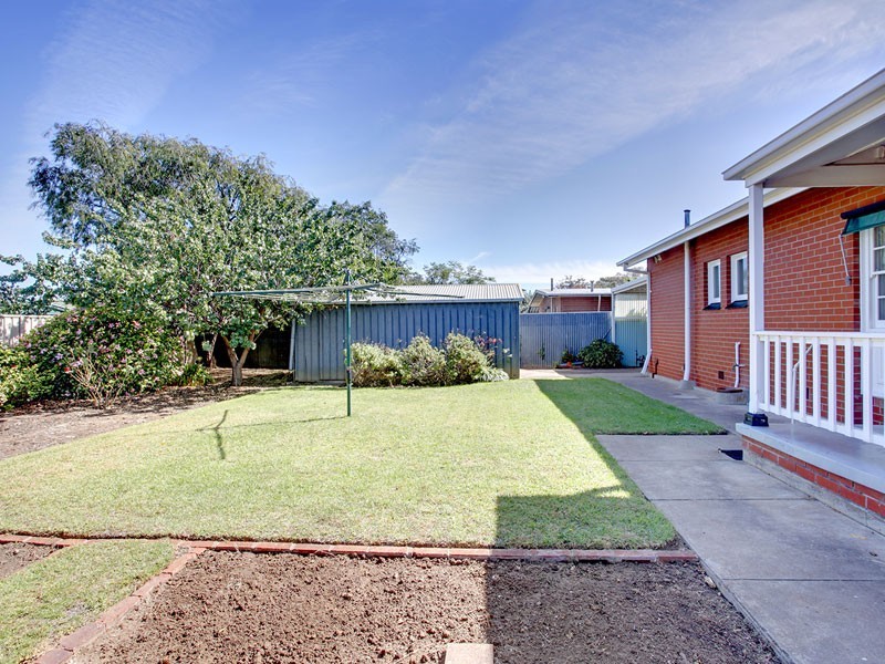 6 Elizabeth Road, Christie Downs SA 5164