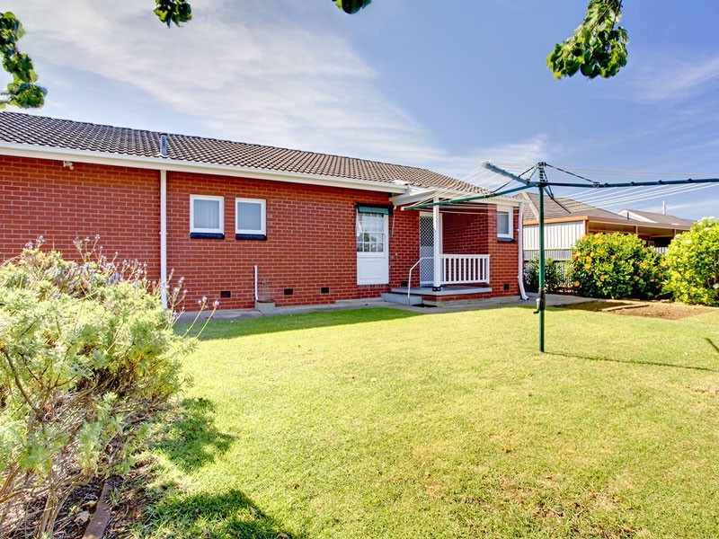 6 Elizabeth Road, Christie Downs SA 5164