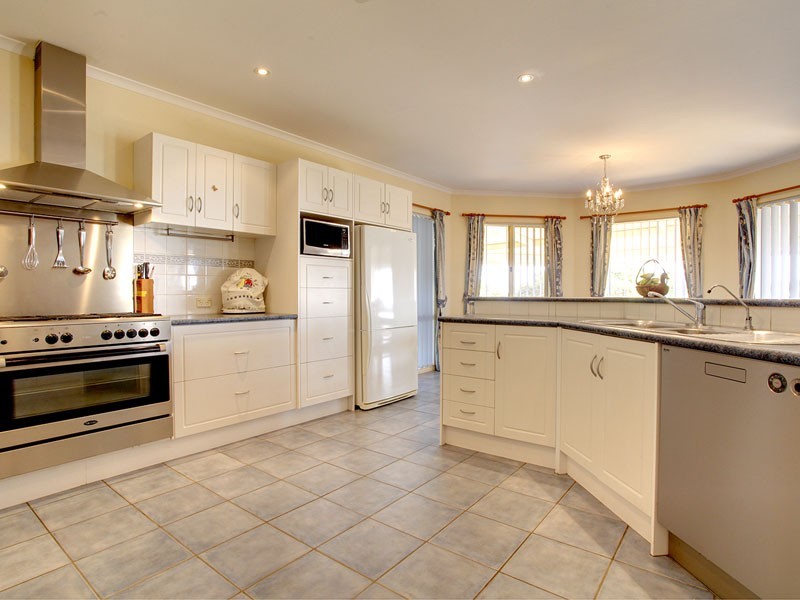 3 Connemara Way, Woodcroft SA 5162