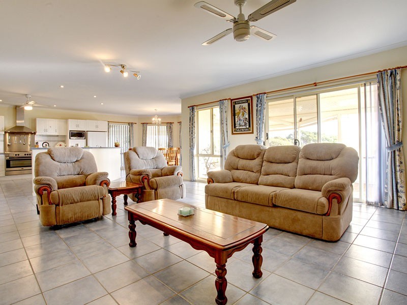 3 Connemara Way, Woodcroft SA 5162