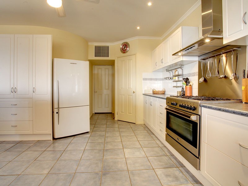 3 Connemara Way, Woodcroft SA 5162