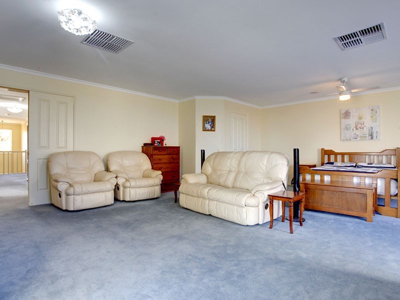 3 Connemara Way, Woodcroft SA 5162