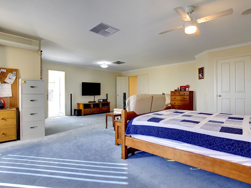 3 Connemara Way, Woodcroft SA 5162