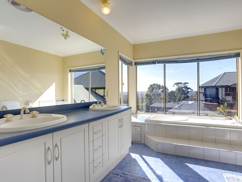 3 Connemara Way, Woodcroft SA 5162