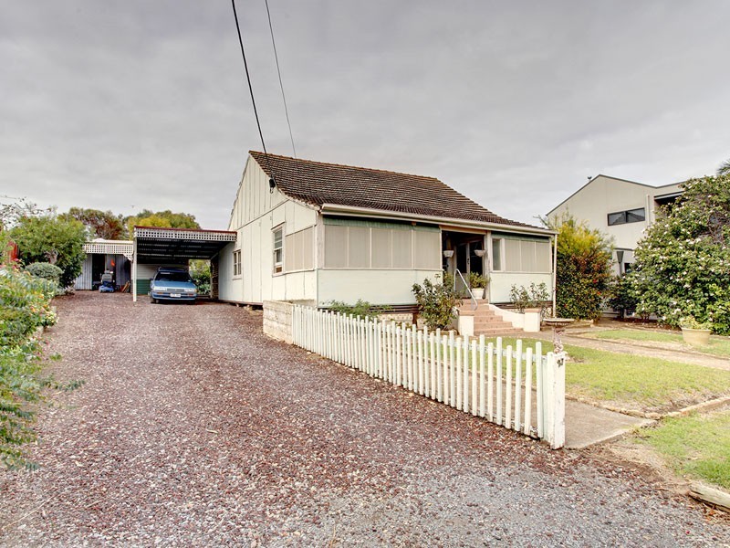 27 Third Avenue, Moana SA 5169