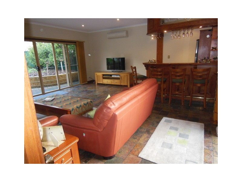 17 Bassett Street, Willunga SA 5172