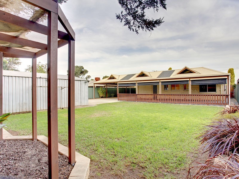 10 Trim Crescent, Old Noarlunga SA 5168