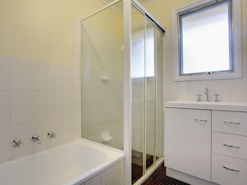 11 Redcraze Street, Aberfoyle Park SA 5159