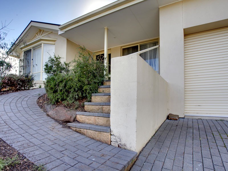 2 Ridge Place, Aberfoyle Park SA 5159