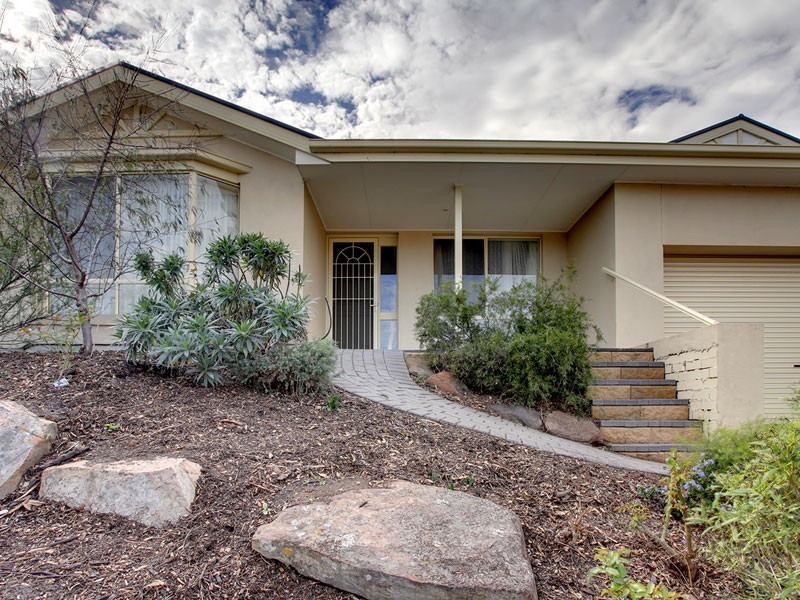 2 Ridge Place, Aberfoyle Park SA 5159