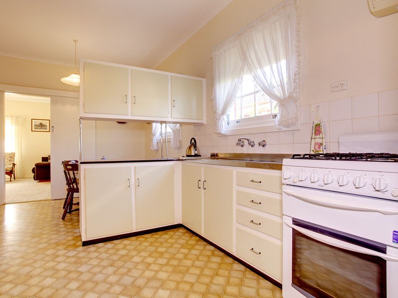 6 Elizabeth Road, Christie Downs SA 5164