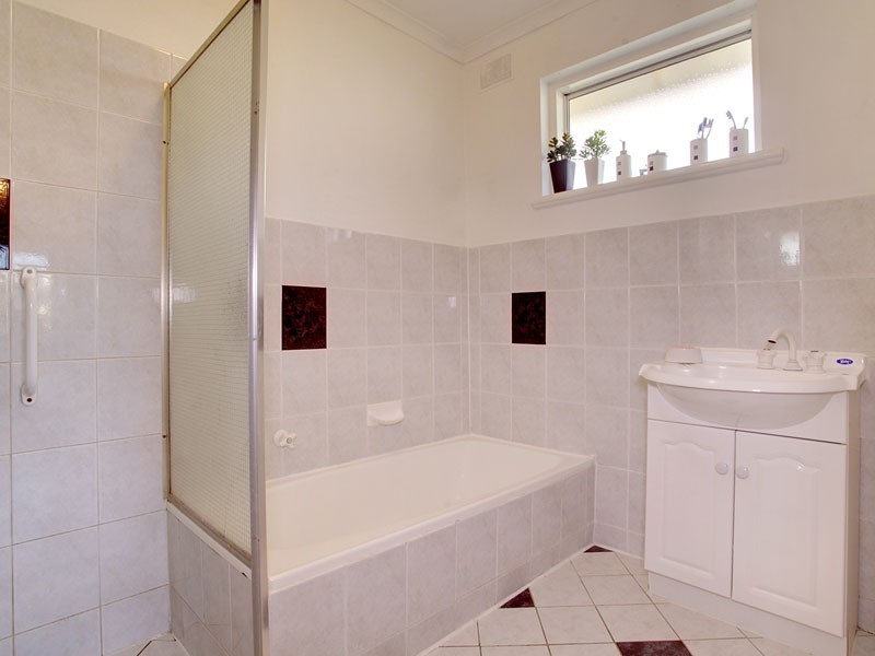 12 Emberton Place, Morphett Vale SA 5162