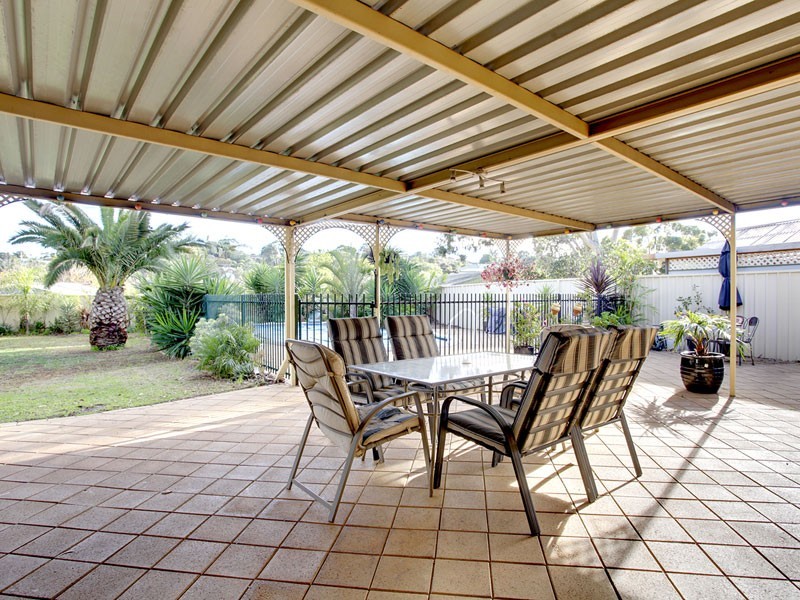 12 Emberton Place, Morphett Vale SA 5162