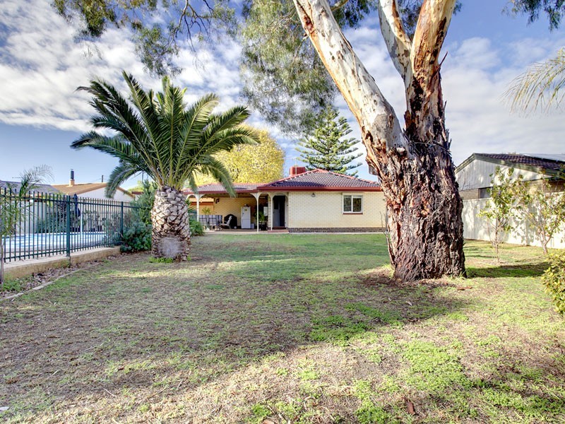 12 Emberton Place, Morphett Vale SA 5162