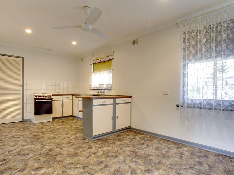 5 Roy Terrace, Christies Beach SA 5165