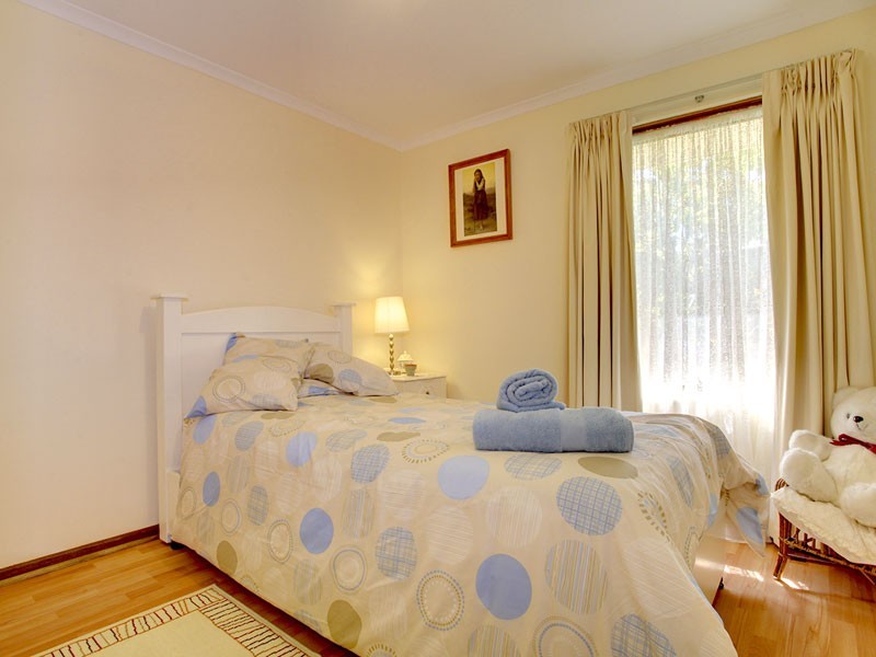 6 Queens Way, Woodcroft SA 5162