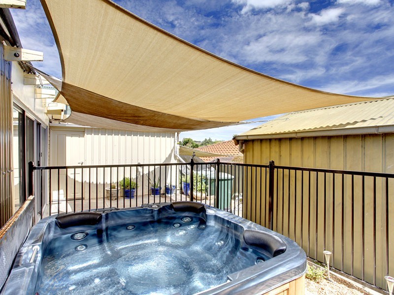 6 Queens Way, Woodcroft SA 5162