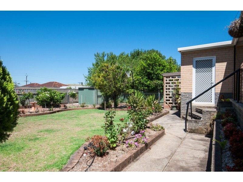 18 Wahratta Ave, Morphett Vale SA 5162