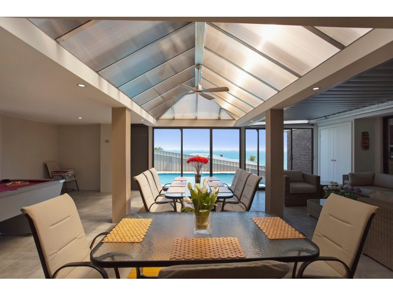 11 Dutchman Drive, Hallett Cove SA 5158