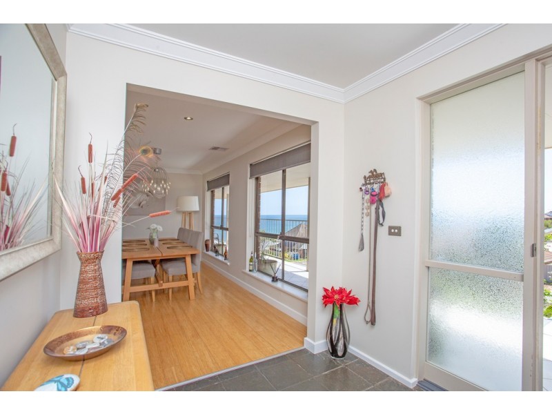 11 Dutchman Drive, Hallett Cove SA 5158