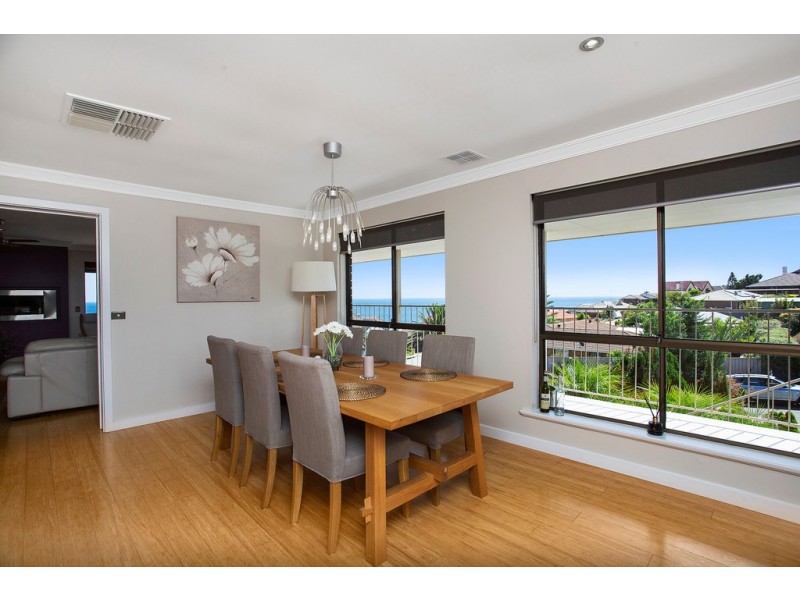 11 Dutchman Drive, Hallett Cove SA 5158