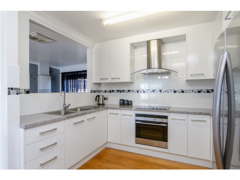 16 Winchley Way, Huntfield Heights SA 5163