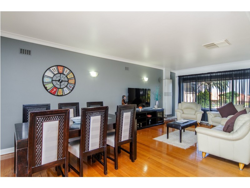 16 Winchley Way, Huntfield Heights SA 5163