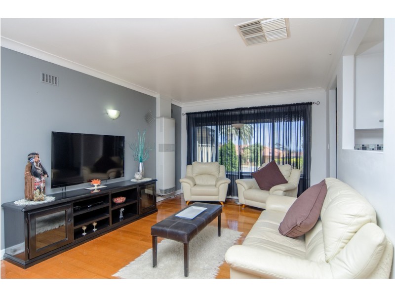 16 Winchley Way, Huntfield Heights SA 5163